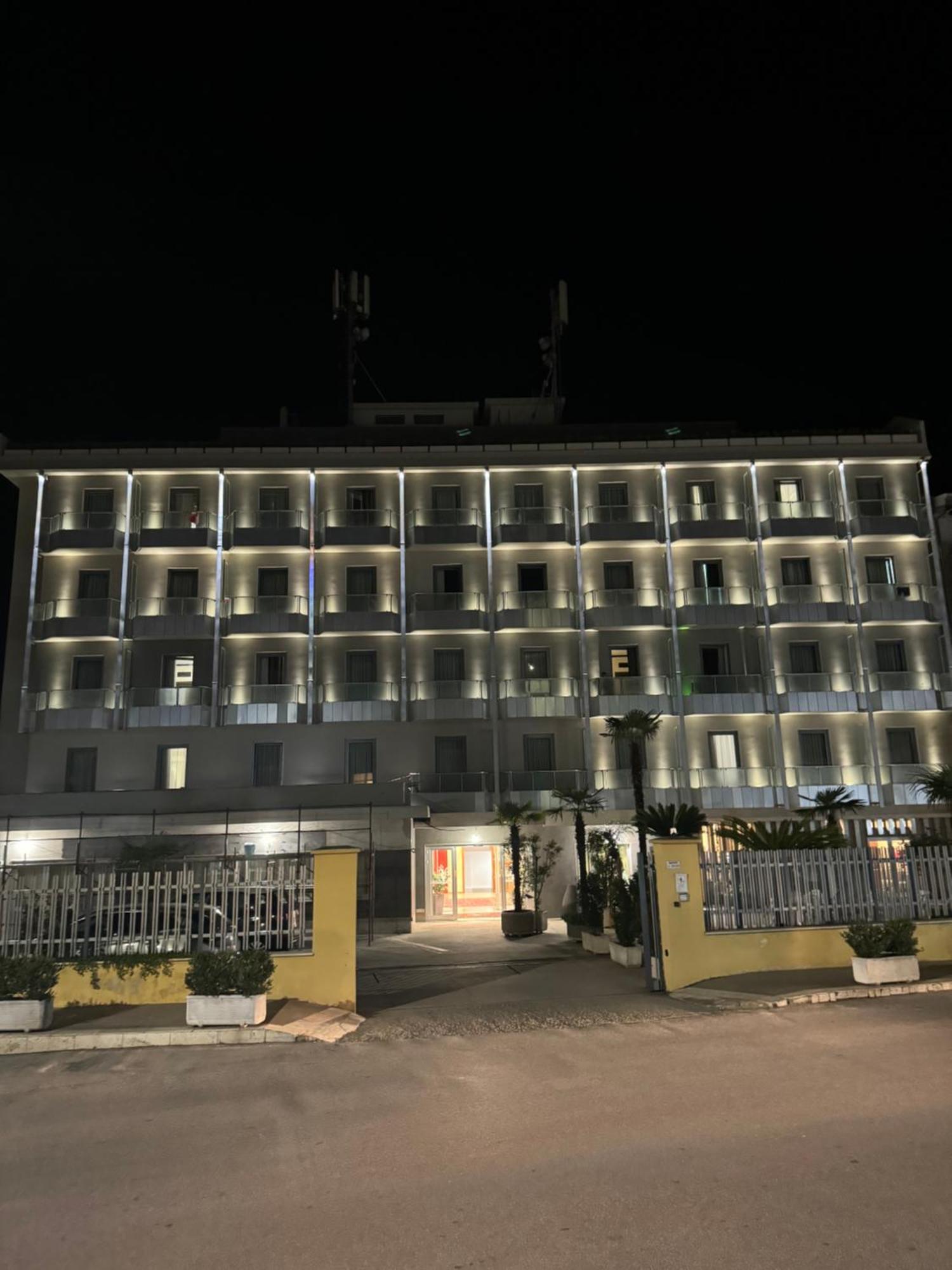 Hotel Vittoria Rosarno Dış mekan fotoğraf